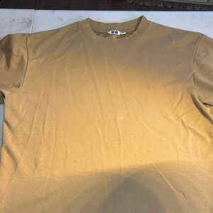 Uniqlo Men's Beige Short Sleeve Tee